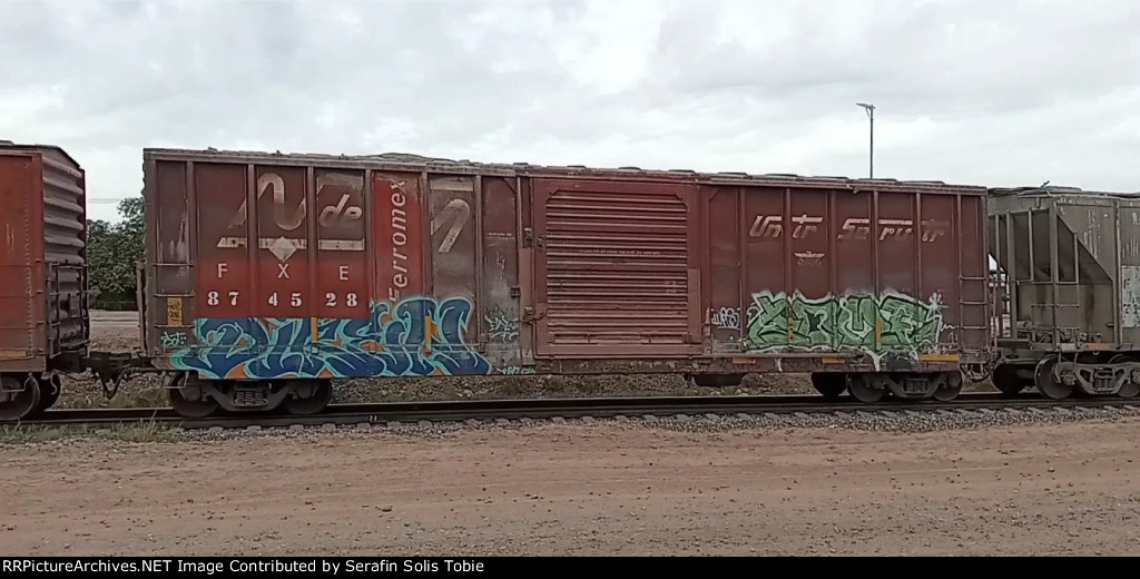 FXE 874528 Ex NDEM Con Grafiti 